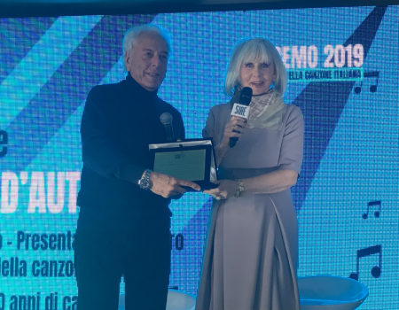 Durante il Festival di Sanremo 2019, Jacqueline Savio riceve dalle mani di Mario Lavezzi la targa SIAE per Totò Savio come riconoscimento del suo immenso valore che ha dato alla musica italiana.